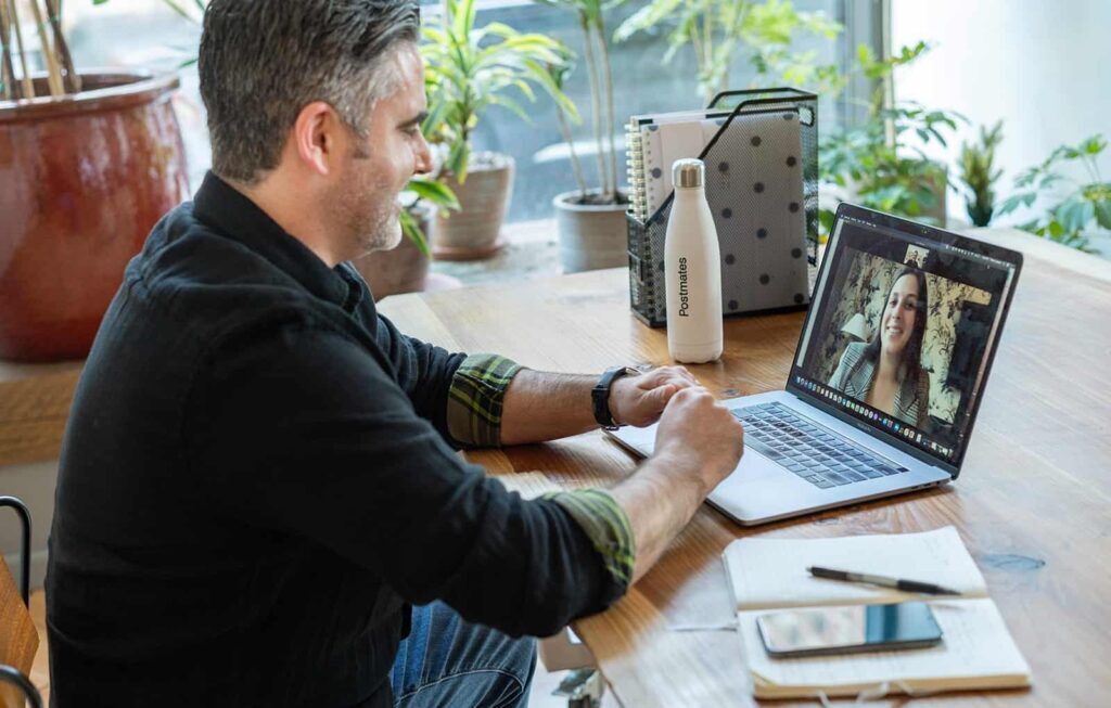 linkedin sales solutions Be5aVKFv9ho unsplash